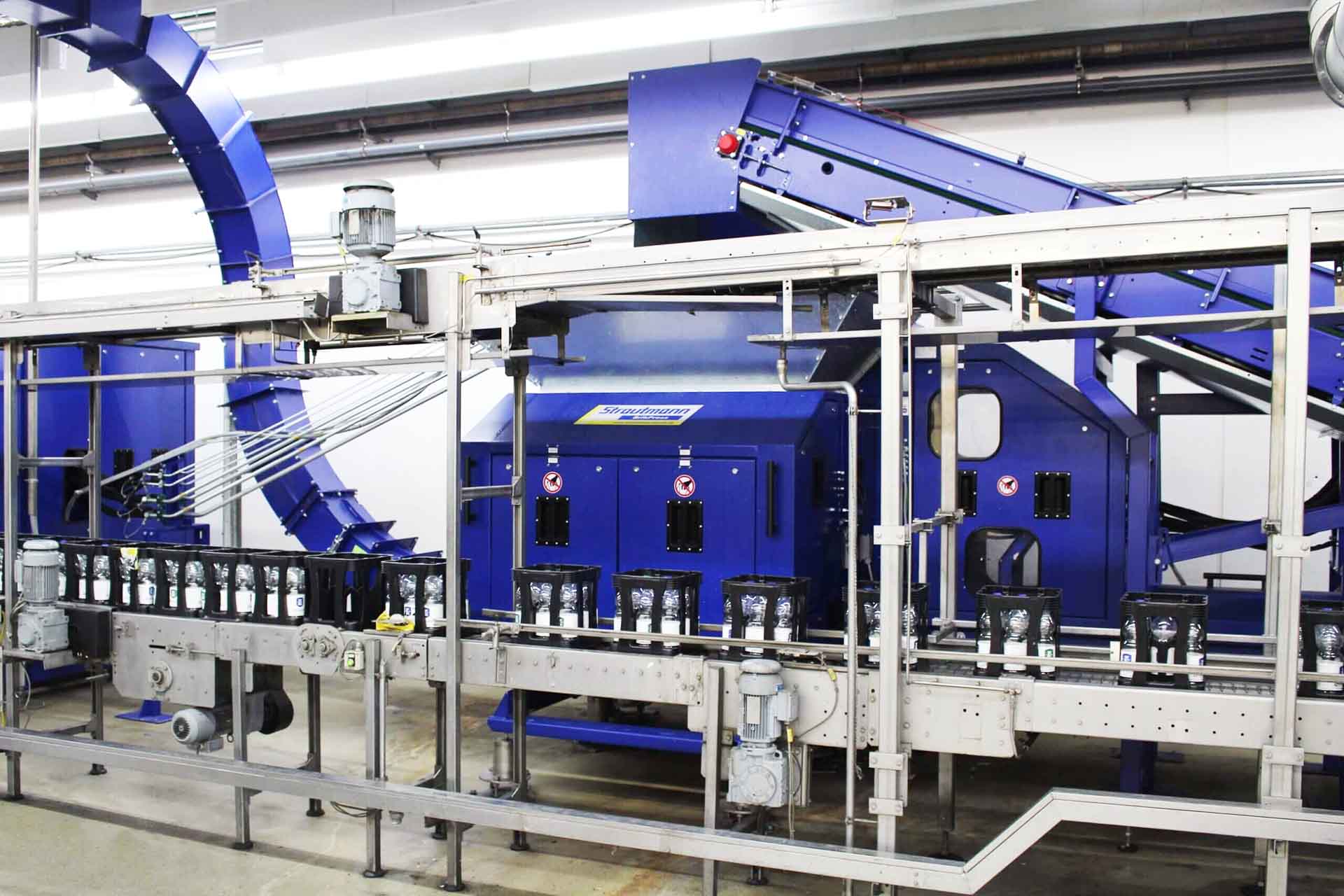 Compactador Strautmann BrikPress para embalagens de cartão