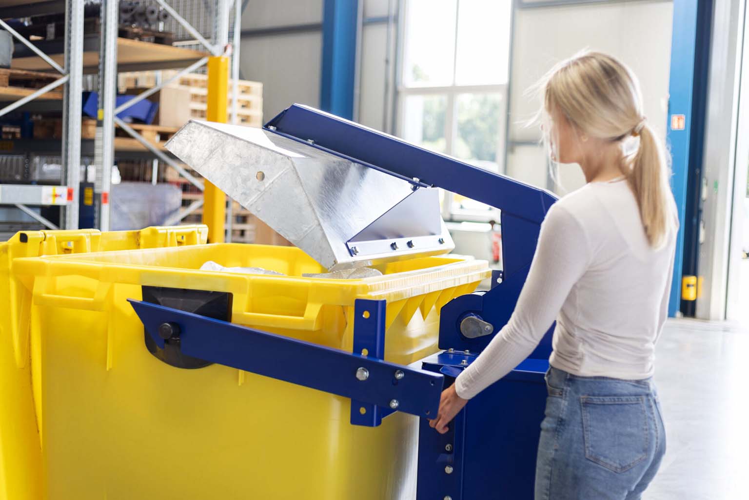 Compactador de contentores Strautmann RC 1100